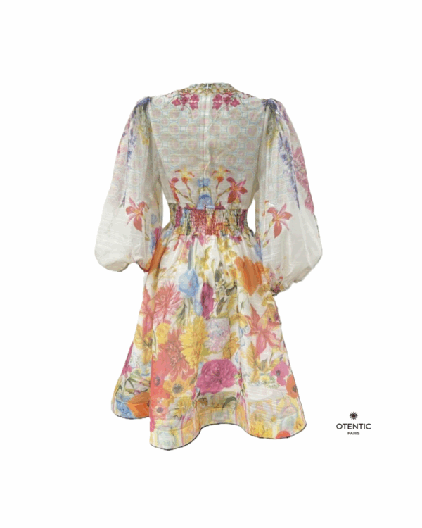 Robe Minimaliste Chic dos