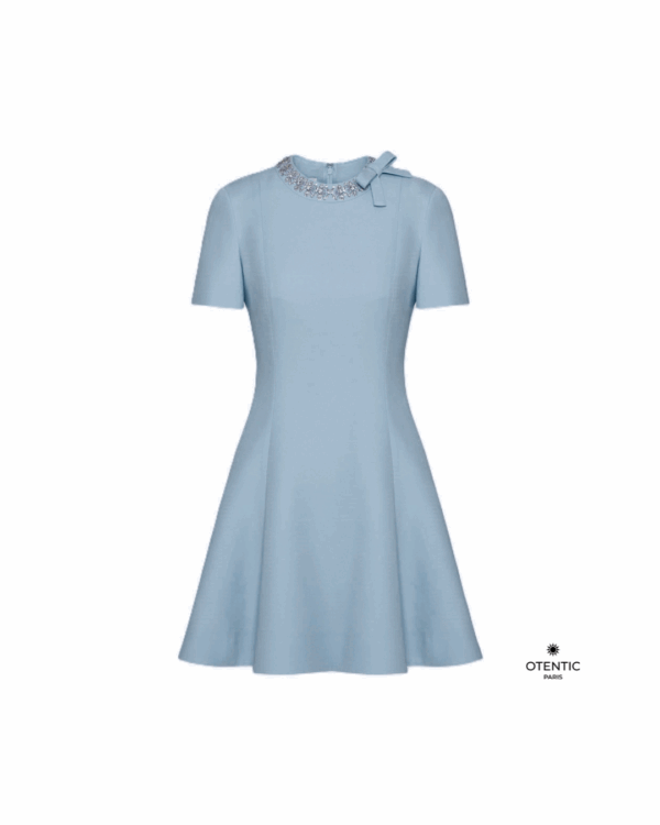 Robe Évasée à Col Bijou bleue