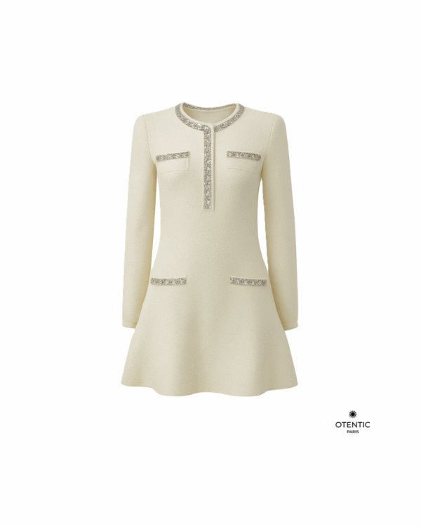 Robe courte en tweed vert d’eau avec poches et finitions bijou blanc