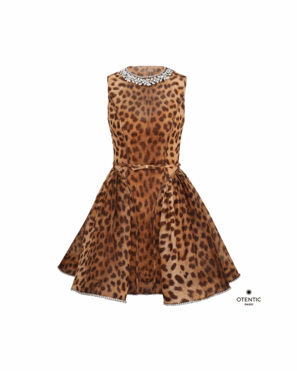 Robe courte imprimée léopard avec jupe ballon